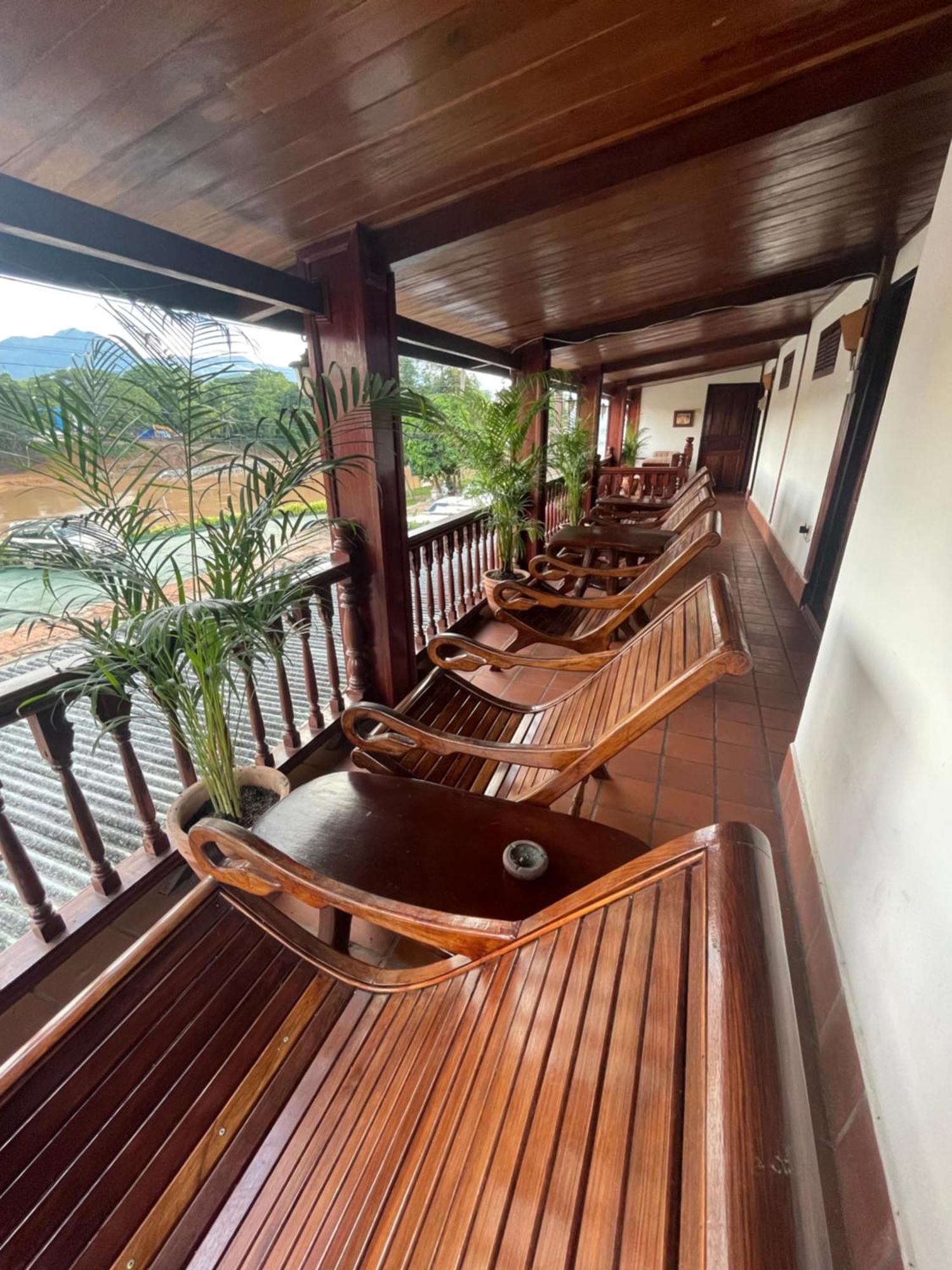 Luang Prabang - Villa Ouis Namkhan Riverside 2 Bagian luar foto