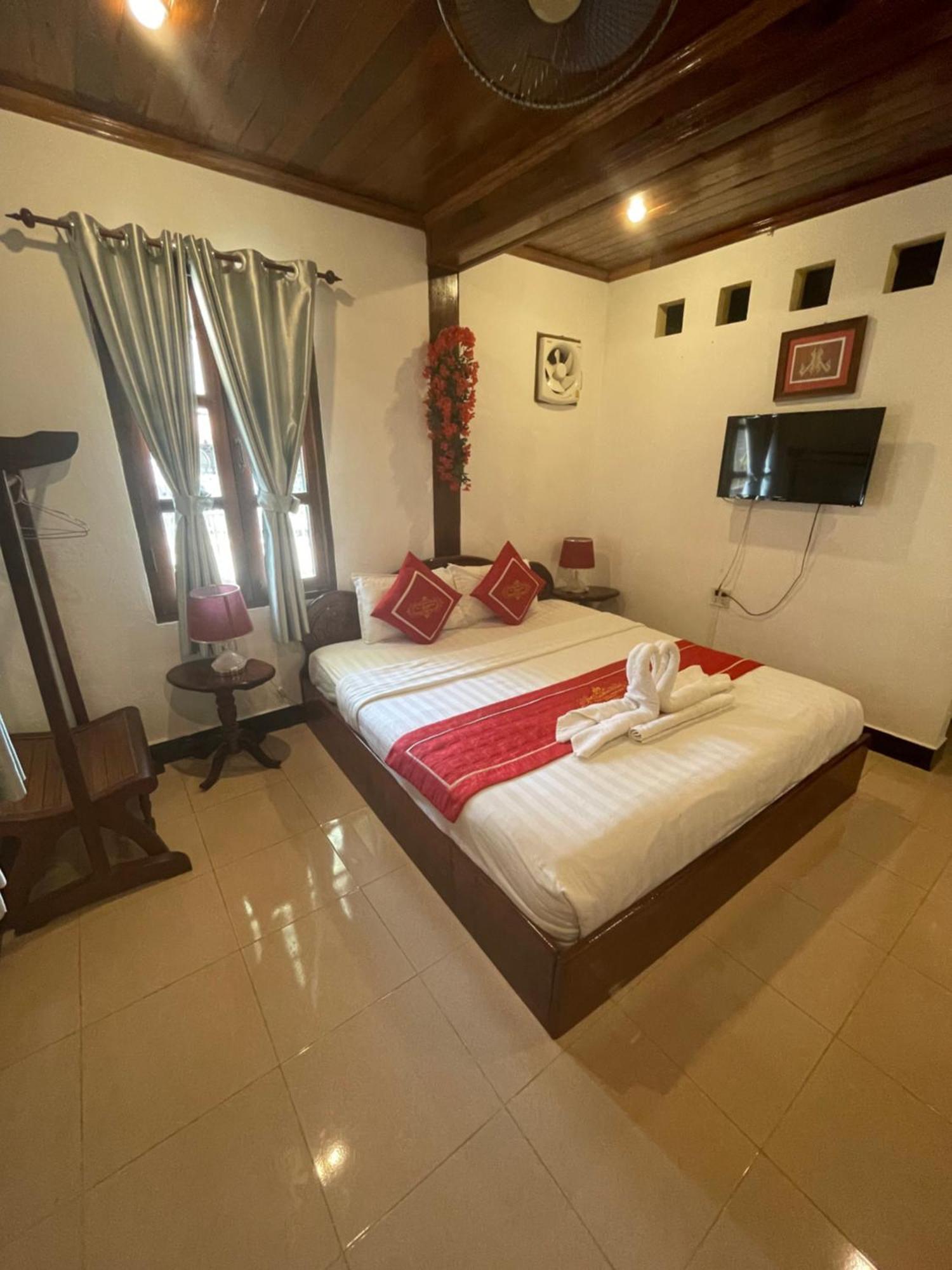 Luang Prabang - Villa Ouis Namkhan Riverside 2 Bagian luar foto