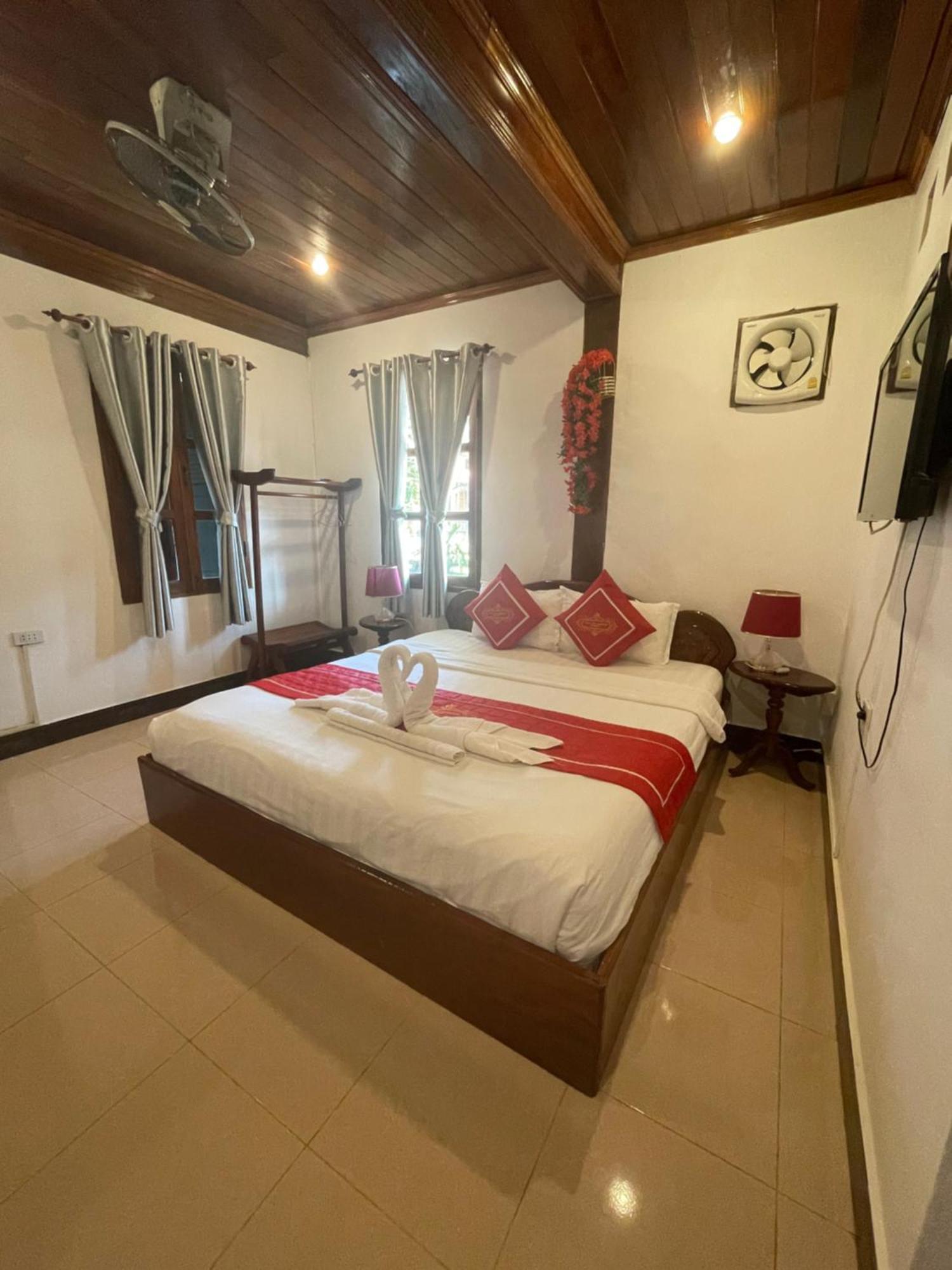 Luang Prabang - Villa Ouis Namkhan Riverside 2 Bagian luar foto